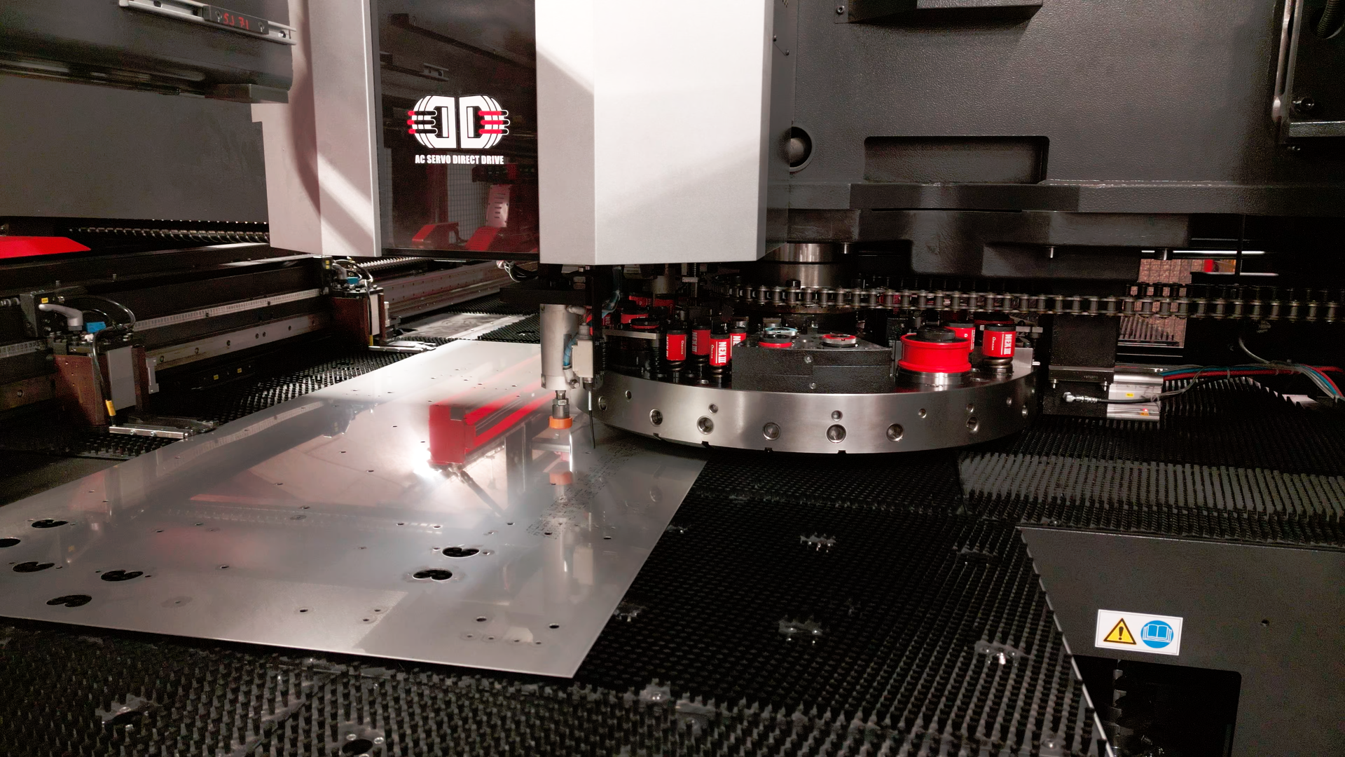 Fuldautomatisk Stanser